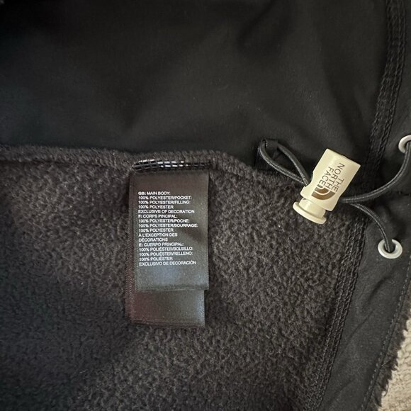 The North Face Women’s Black Size XL  Cragmont Full-Zip Fleece Vest W/Pockets - Picture 4 of 4